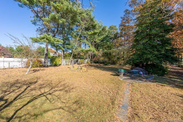 $3,200 | 831 Sycamore Avenue, Bohemia, NY 11716