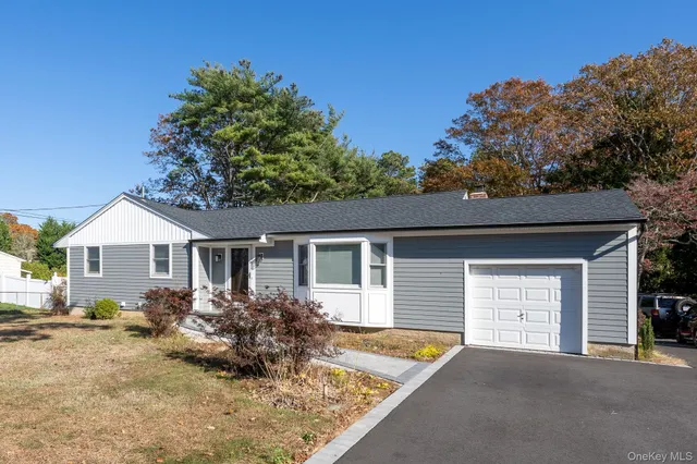 $3,200 | 831 Sycamore Avenue, Bohemia, NY 11716