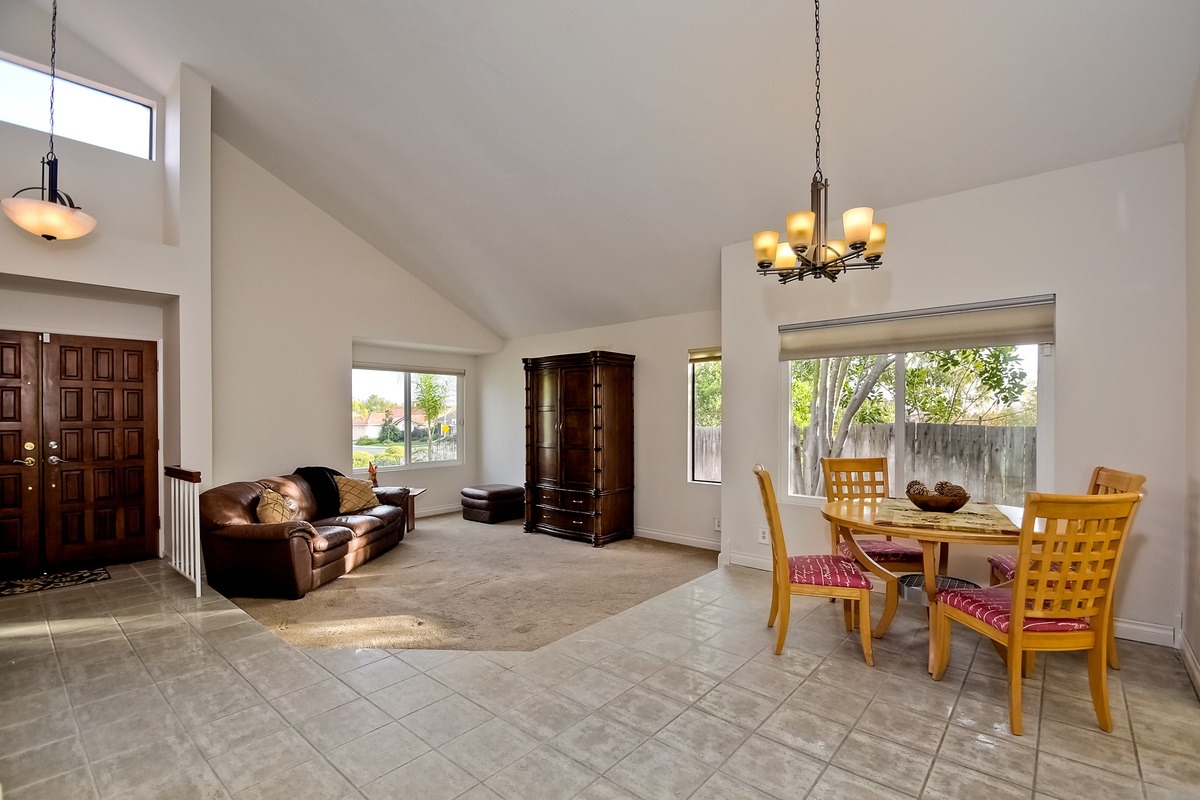 1842 Wandering Road Encinitas, CA 92024 - Photo 6 of 25
