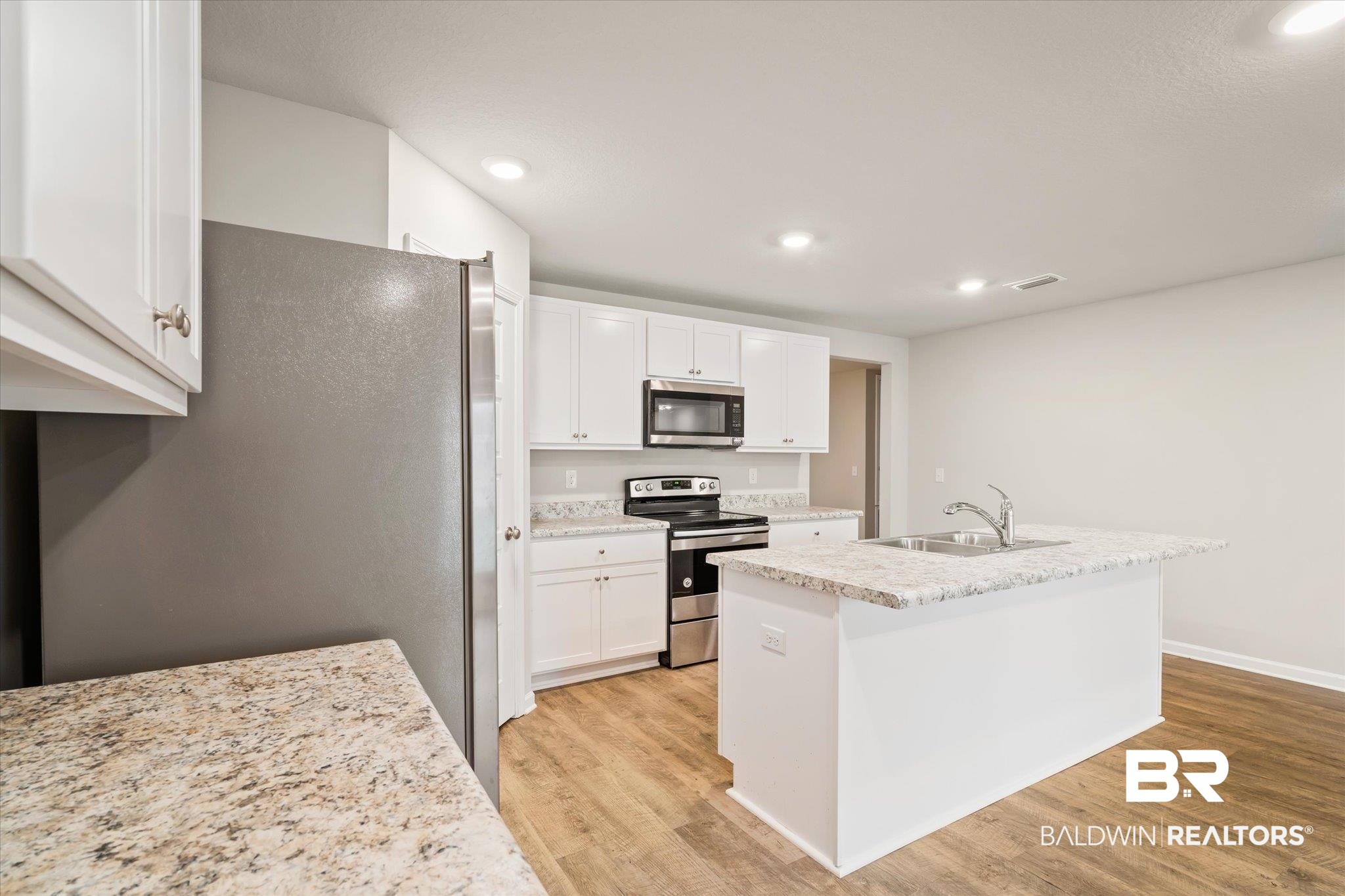 8112 Colleton Drive North Semmes, AL 36575 - Photo 4 of 22