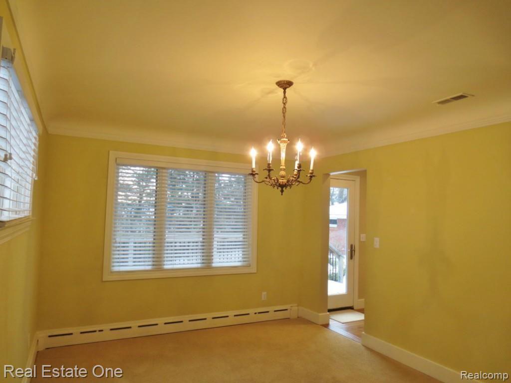 200 Charles Road Rochester, MI 48307 - Photo 5 of 23 Dining Room.jpg