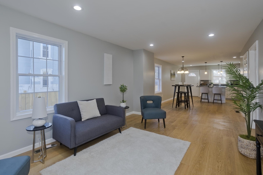 16 Cambridge Street Springfield, MA 01109 - Photo 15 of 41