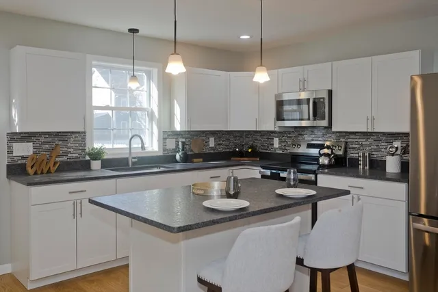 $549,900 | 16 Cambridge Street, Springfield, MA 01109