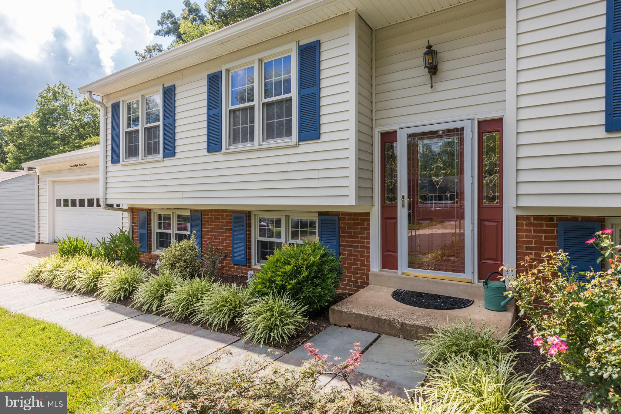 7893 Godolphin Drive Springfield, VA 22153 - Photo 2 of 26