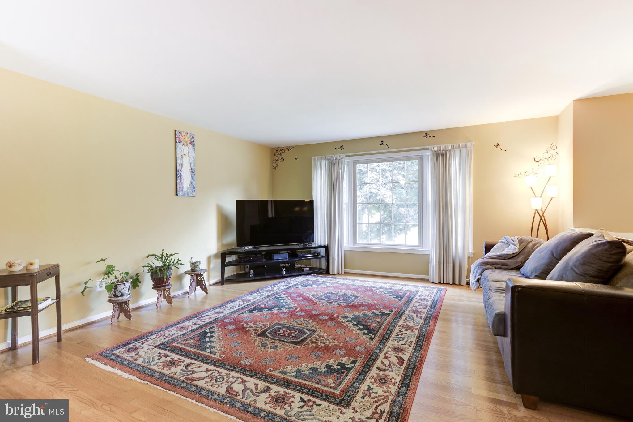 7893 Godolphin Drive Springfield, VA 22153 - Photo 5 of 26
