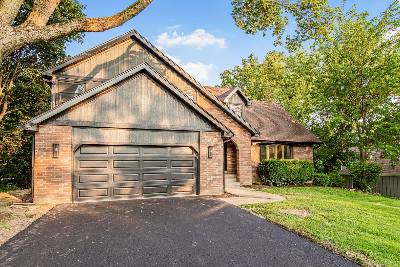5N683 Ravine Drive St. Charles, IL 60175 - Photo 2 of 24 Gallery Image 2