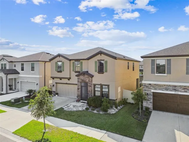 $500,000 | 12643 Horseshoe Bend Drive, Lithia, FL 33547