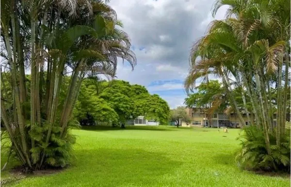 $2,100 | 613 South State Road 7, Unit 3G, Margate, FL 33068