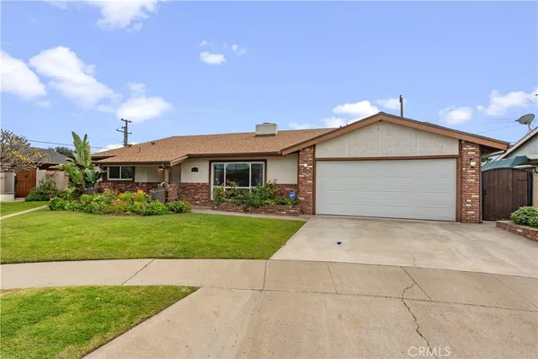 $4,800 | 2110 East North Redwood Drive, Anaheim, CA 92806