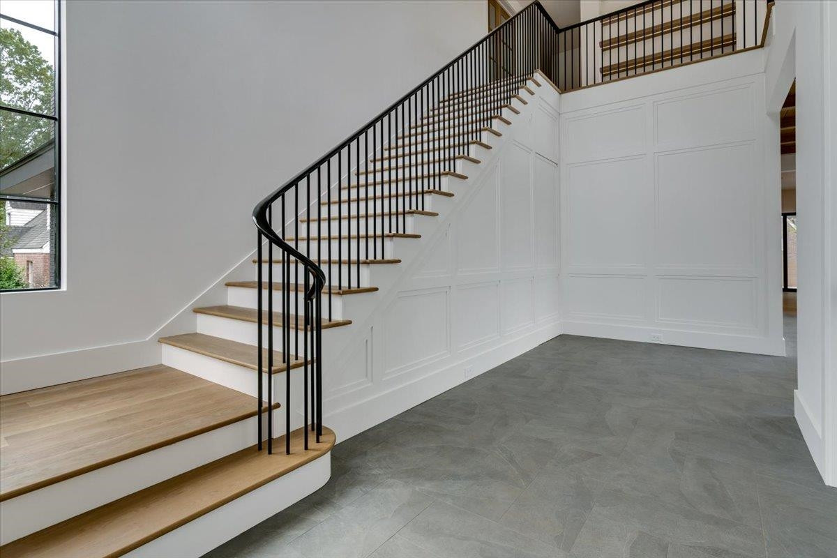 807 Chamberlain Street Raleigh, NC 27607 - Photo 7 of 40 a view of entryway