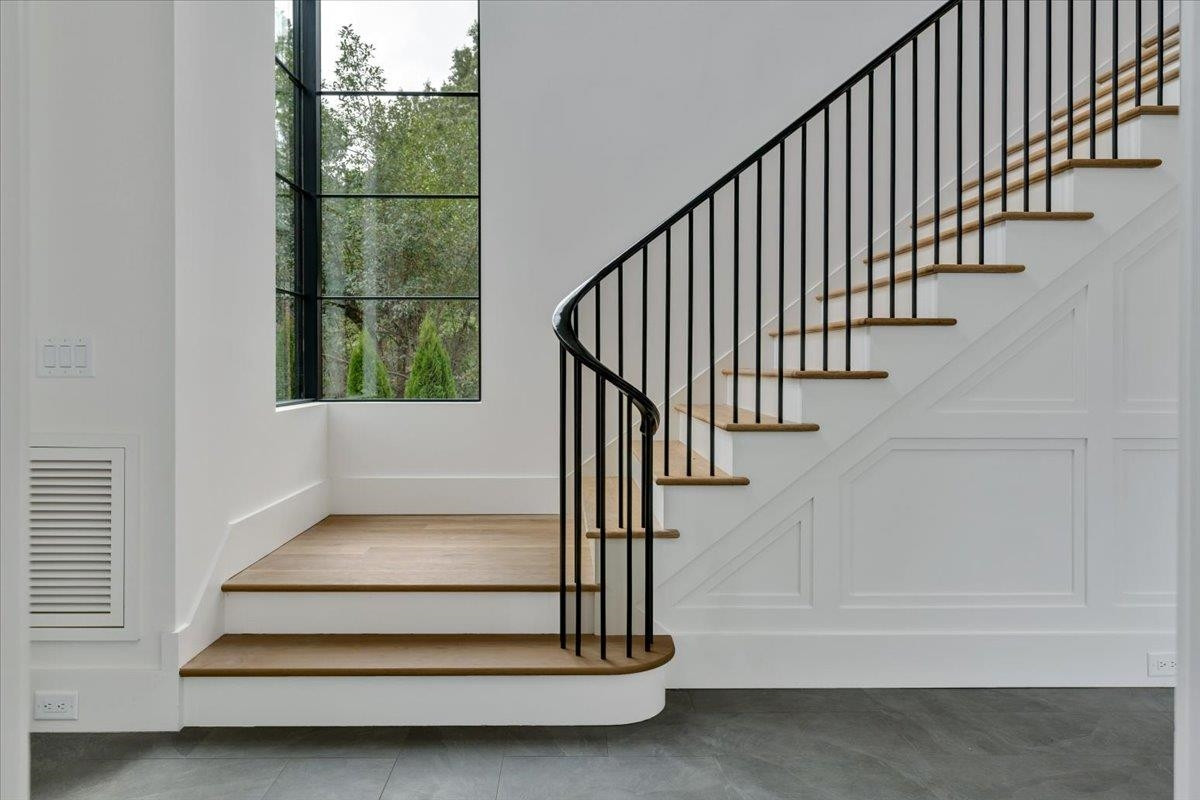 807 Chamberlain Street Raleigh, NC 27607 - Photo 10 of 40 a view of entryway