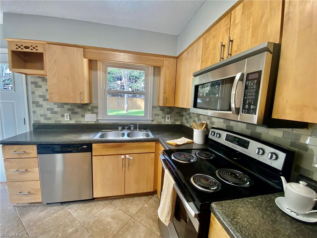 3503 Markham Road Greensboro, NC 27405 - Photo 7 of 28 Gallery Image 7