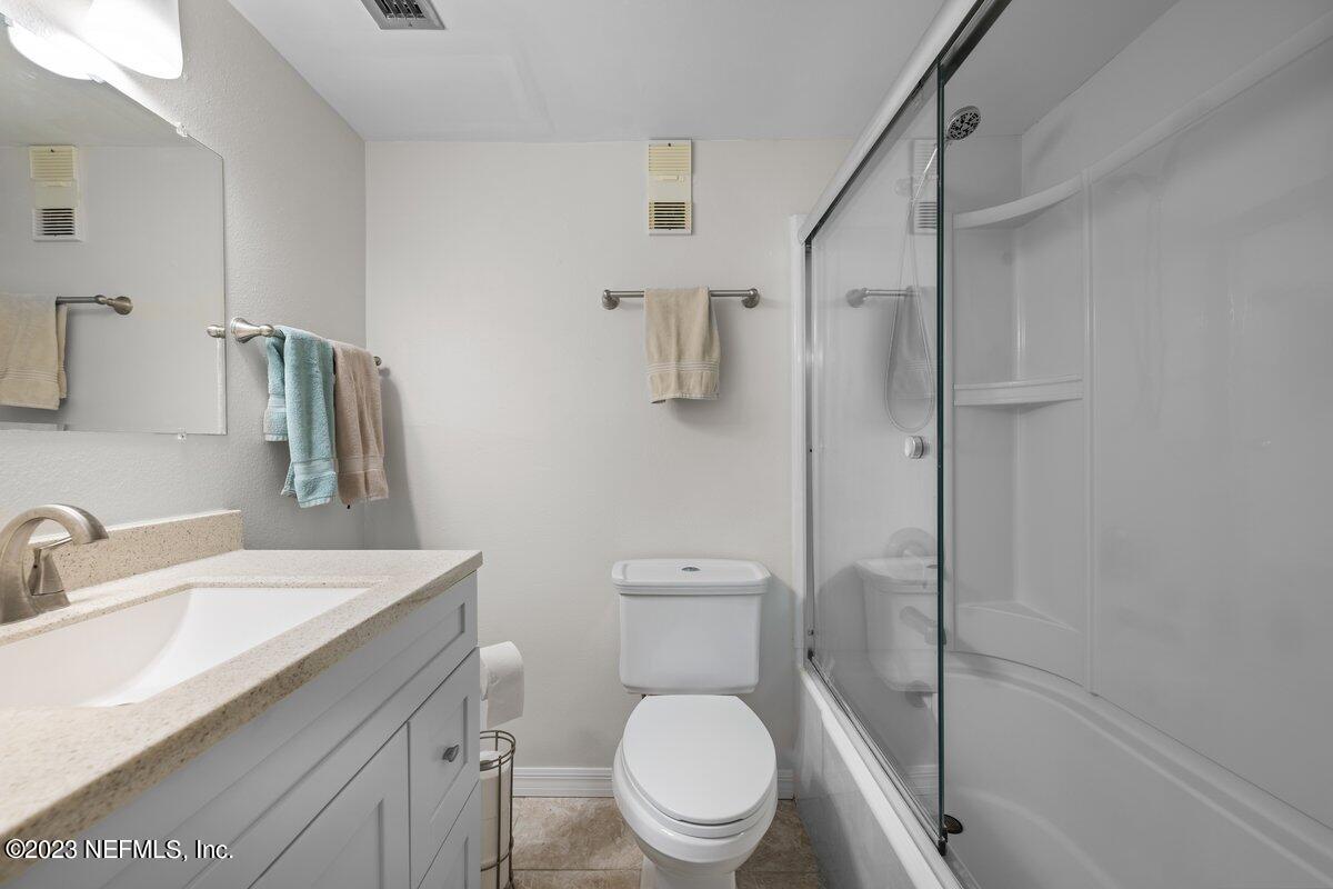 7175 Florida A1A, Unit D123 St. Augustine, FL 32080 - Photo 7 of 25 Pelican Master Bathroom