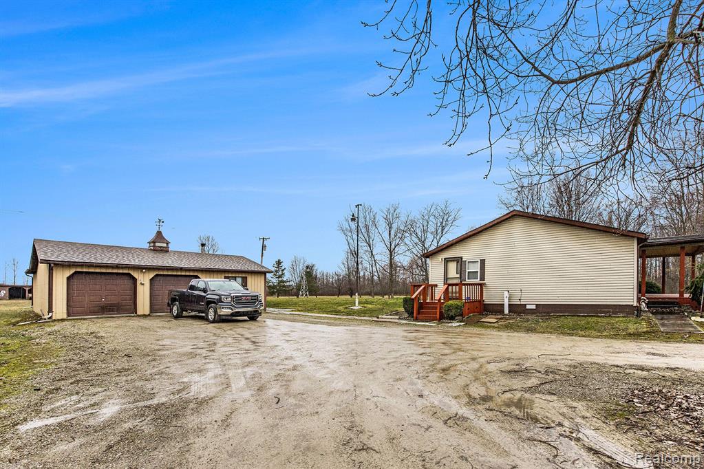 11533 Dunn Road Memphis, MI 48041 - Photo 23 of 25