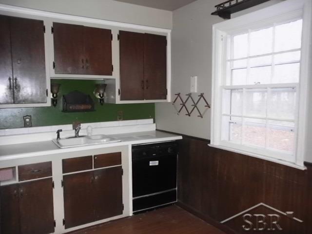 2409 Rodd Street Midland, MI 48640 - Photo 16 of 22 31237957-15.JPG