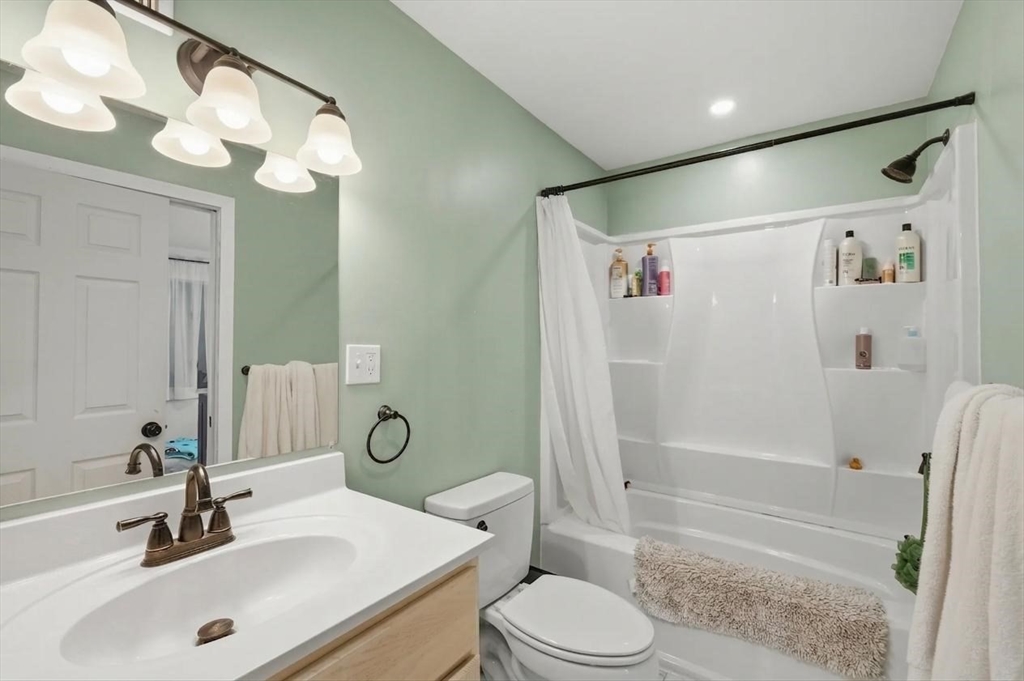 28 Shepard Street Westfield, MA 01085 - Photo 33 of 37