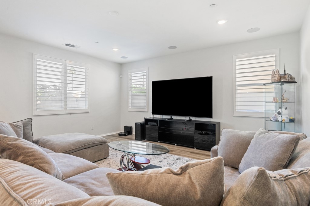6767 Rowen Way Riverside, CA 92504 - Photo 11 of 32 Gallery Image 11