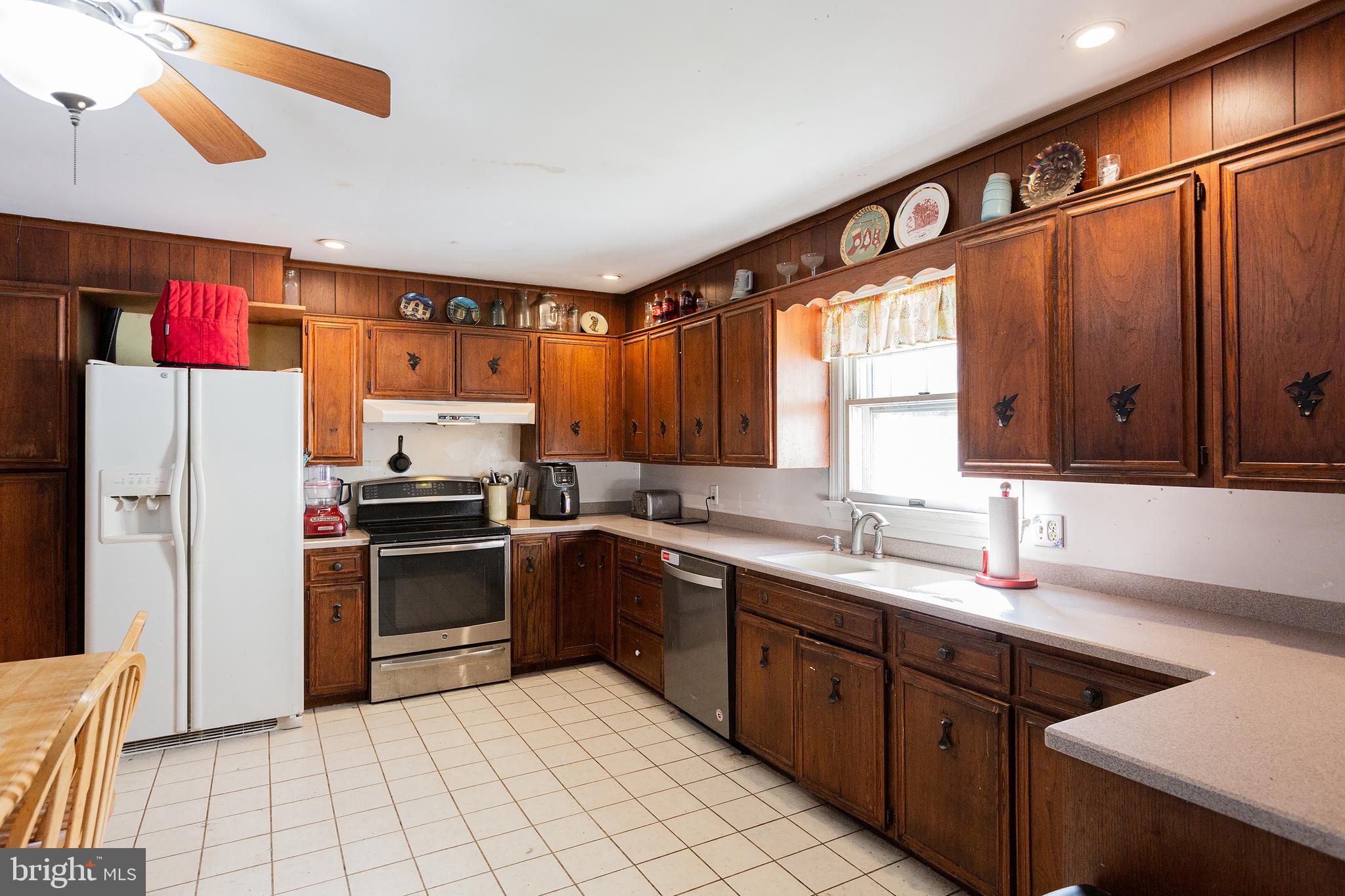 202 Ironstone Ridge Road Lancaster, PA 17603 - Photo 13 of 38