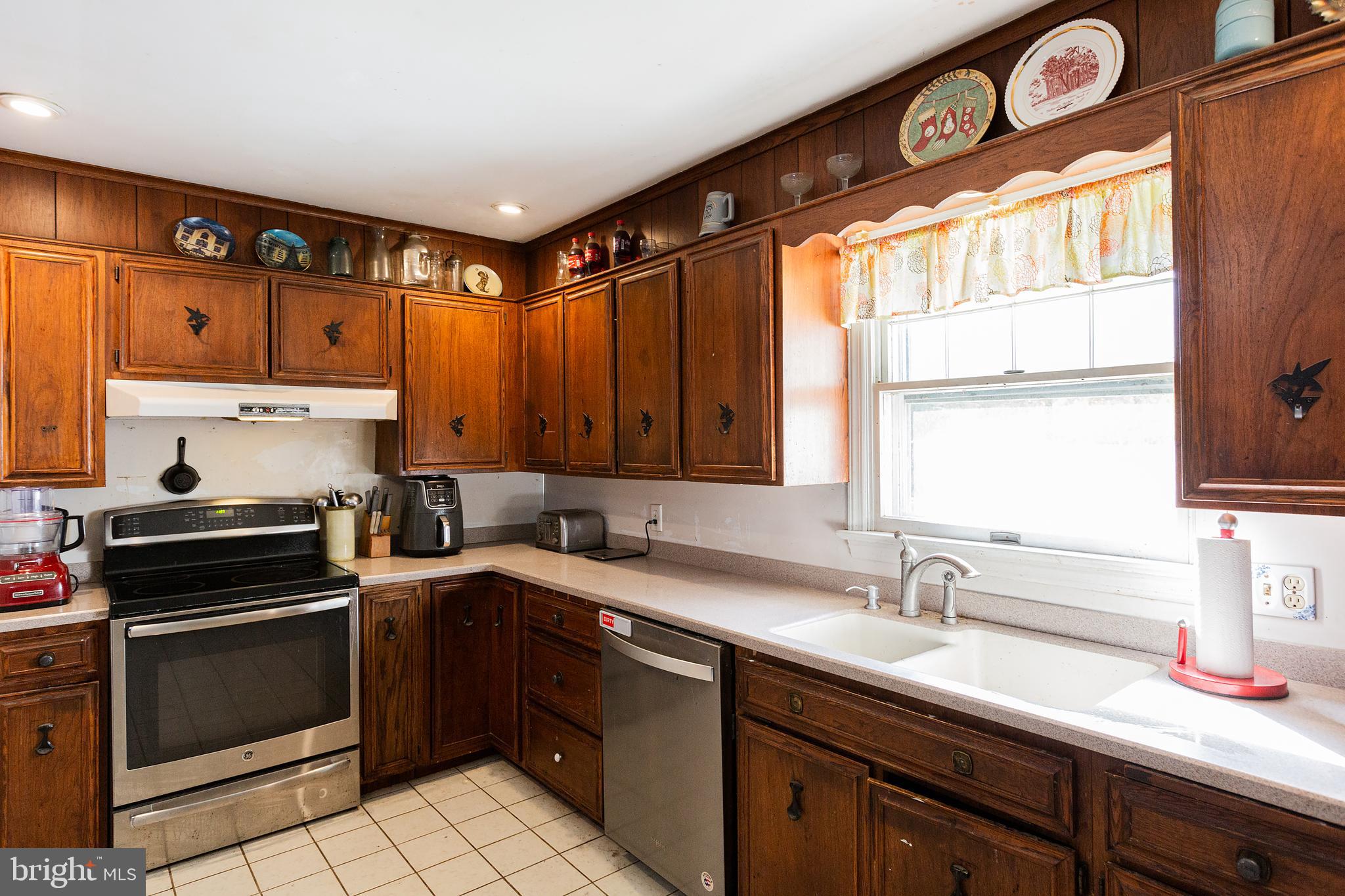 202 Ironstone Ridge Road Lancaster, PA 17603 - Photo 15 of 38