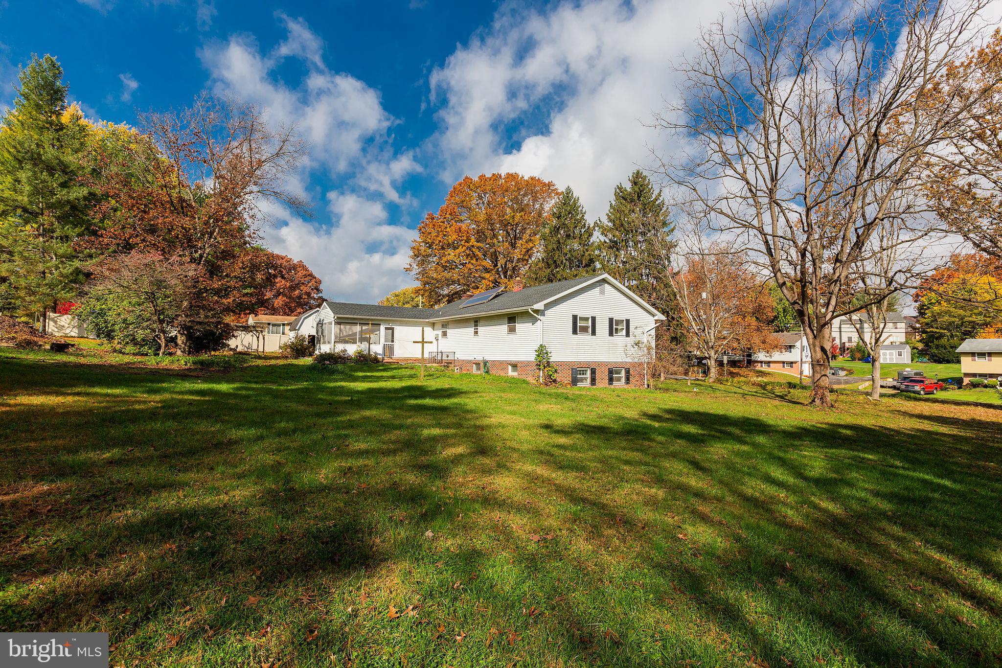 202 Ironstone Ridge Road Lancaster, PA 17603 - Photo 3 of 38