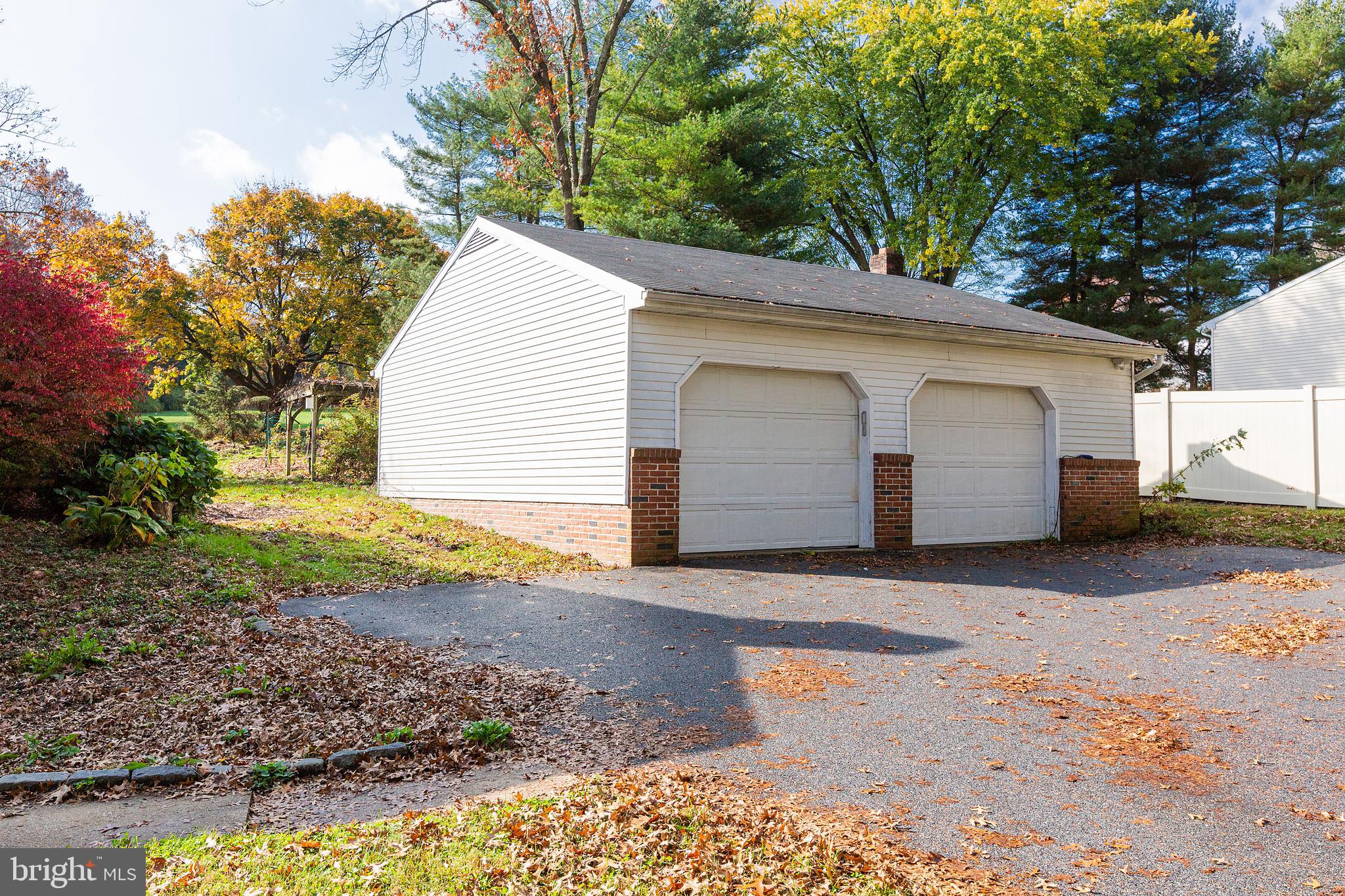 202 Ironstone Ridge Road Lancaster, PA 17603 - Photo 4 of 38