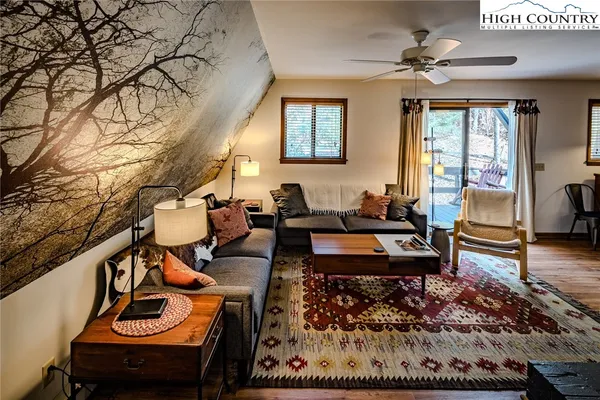 $460,000 | 20 Lady Slipper Loop, Newland, NC 28657