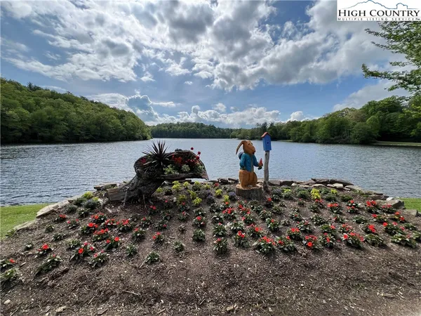 $460,000 | 20 Lady Slipper Loop, Newland, NC 28657