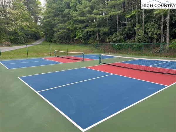 $460,000 | 20 Lady Slipper Loop, Newland, NC 28657