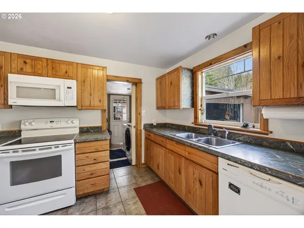 $339,900 | 87606 Rice Road, Mapleton, OR 97453