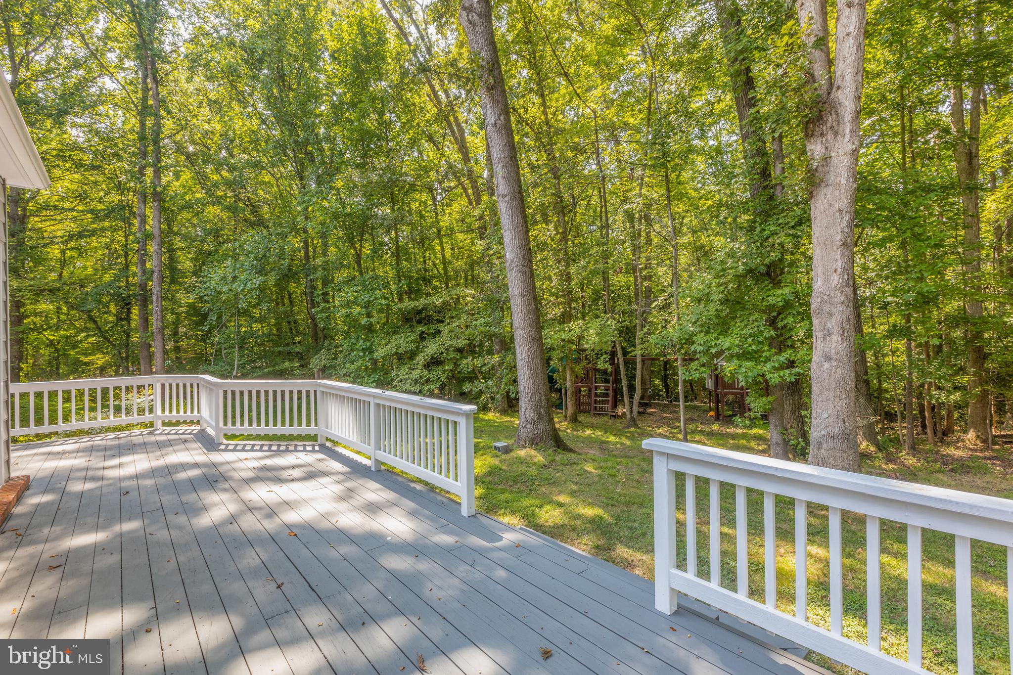 12219 Henderson Road Clifton, VA 20124 - Photo 10 of 94 Large Deck Off The Family Rm & Kitchen!