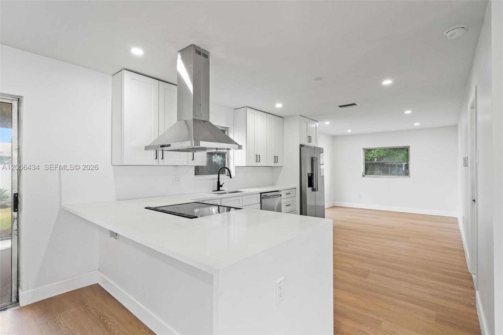 10660 Eureka Street Boca Raton, FL 33428 - Photo 11 of 44 Gallery Image 11