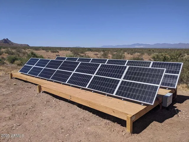 a view of roof with sitting area
