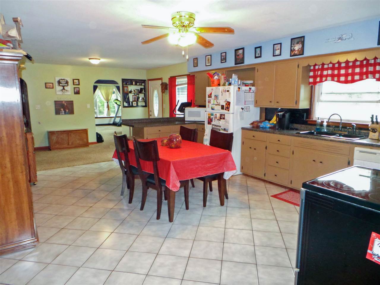 8255 South Merrill Road St. Charles, MI 48655 - Photo 8 of 25 31393708-7.JPG