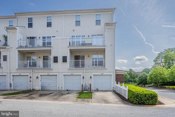 $350,000 | 12200 Open View Lane, Unit 601, Upper Marlboro, MD 20774