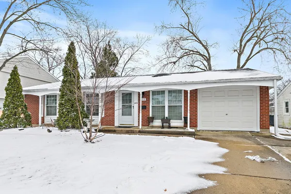 $329,900 | 213 Villa Road, Streamwood, IL 60107