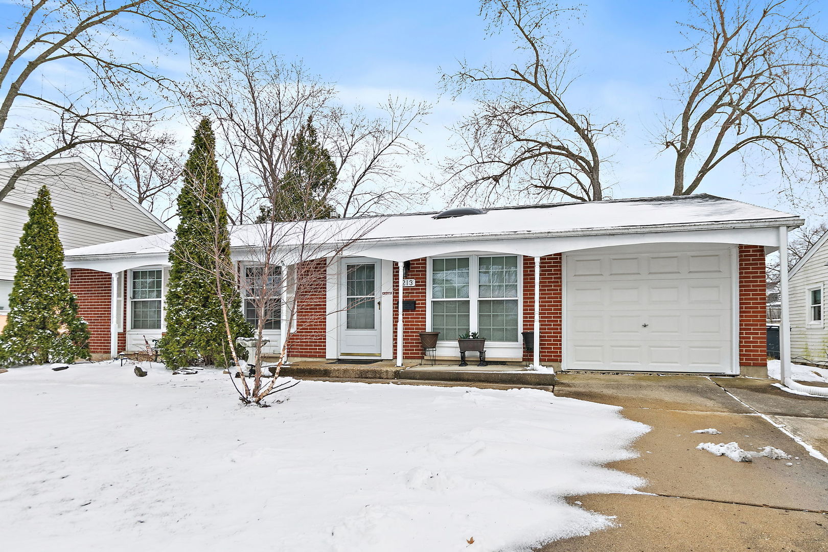 213 Villa Road Streamwood, IL 60107 - Photo 1 of 31