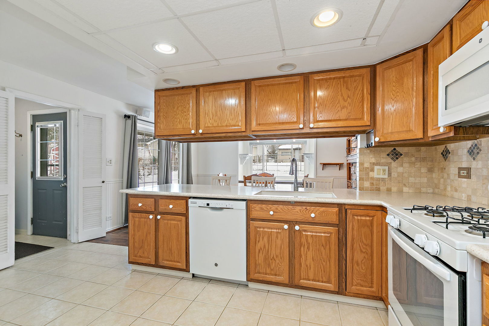 213 Villa Road Streamwood, IL 60107 - Photo 14 of 31