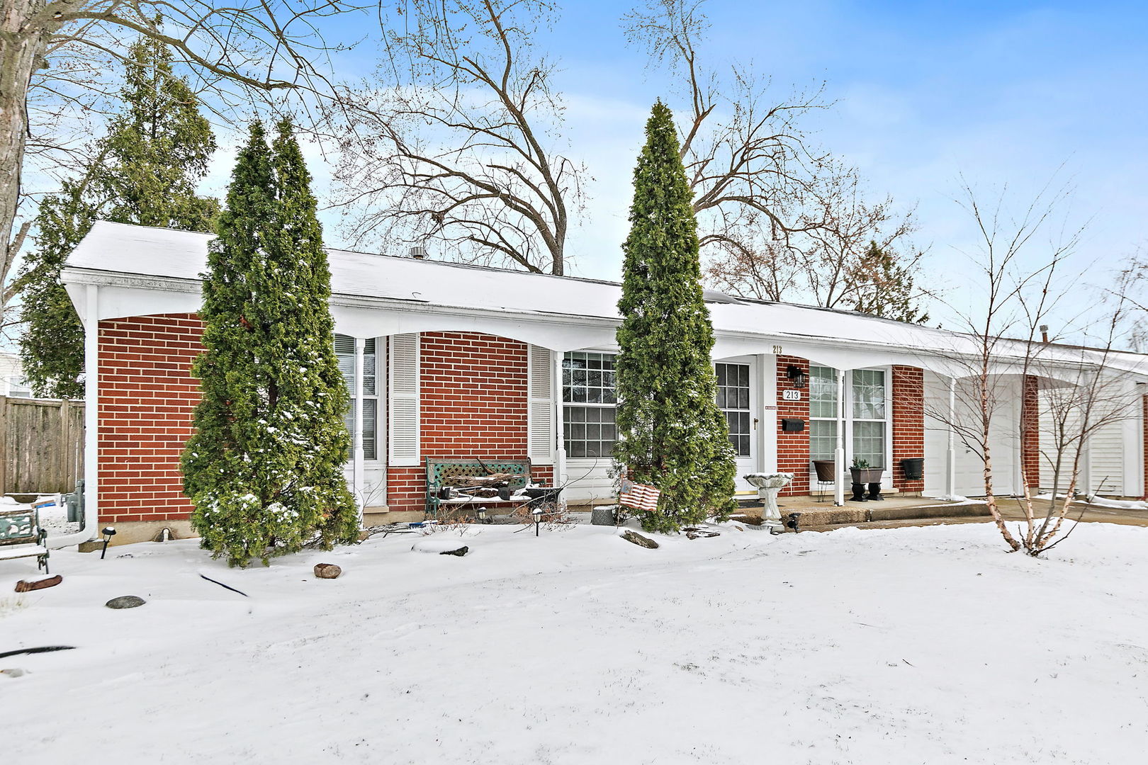 213 Villa Road Streamwood, IL 60107 - Photo 2 of 31