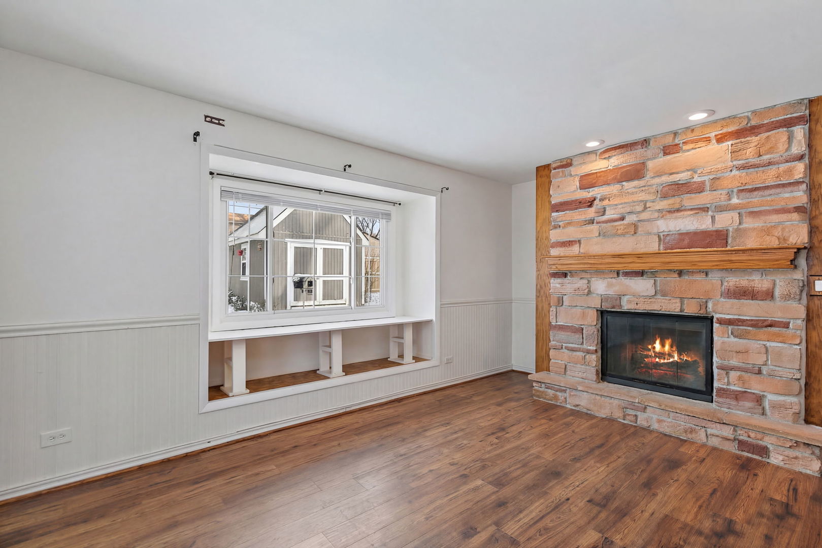 213 Villa Road Streamwood, IL 60107 - Photo 9 of 31