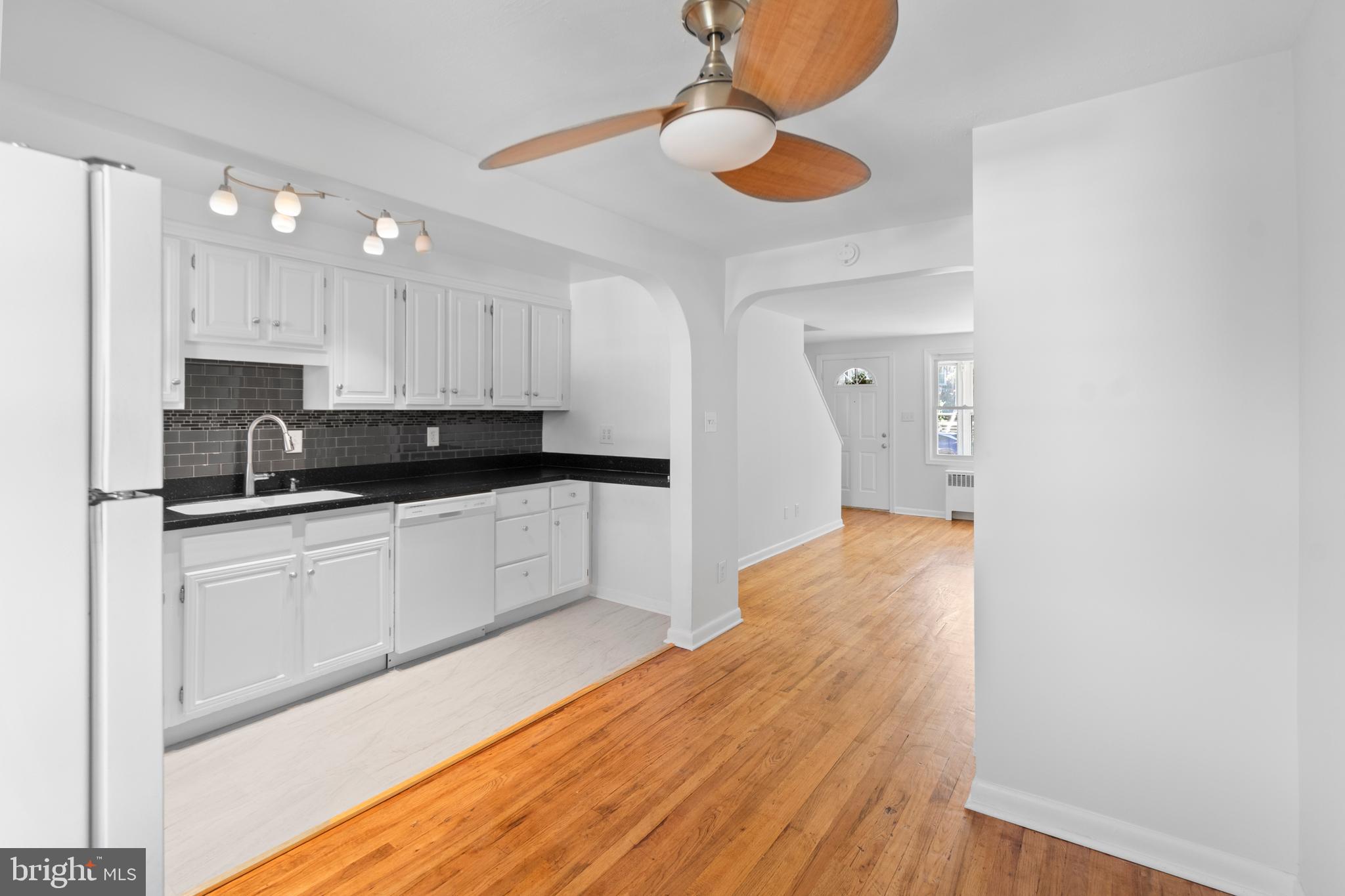 3732 Clarenell Road Baltimore, MD 21229 - Photo 11 of 49