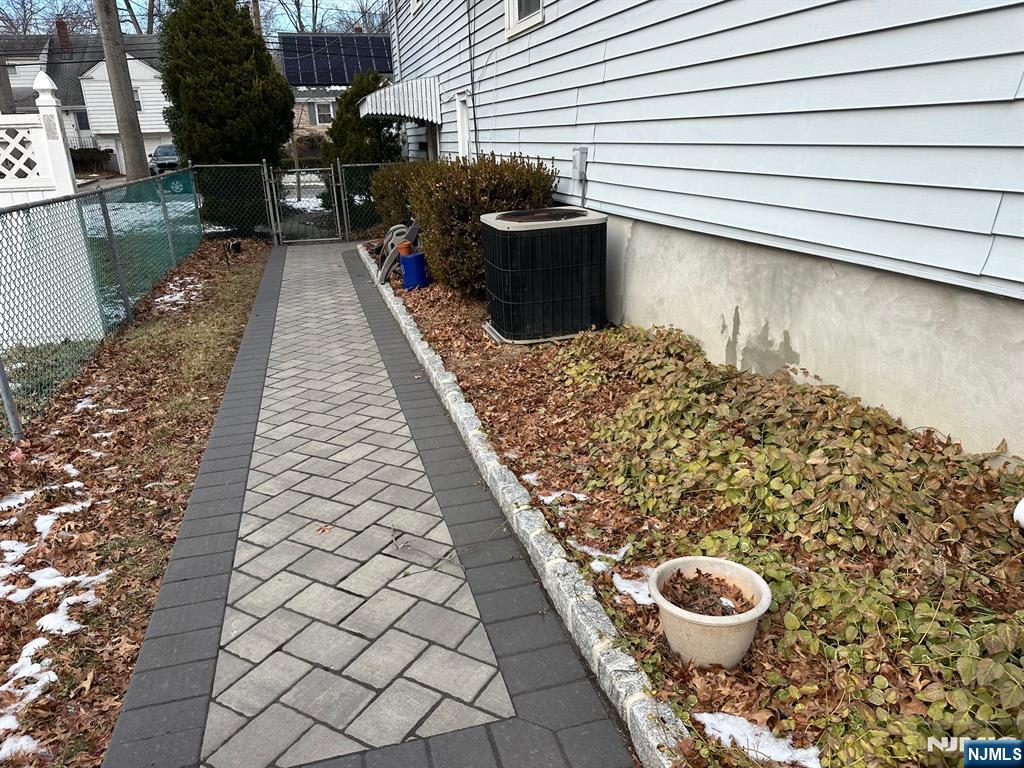 250 Stuyvesant Road Teaneck, NJ 07666 - Photo 11 of 13