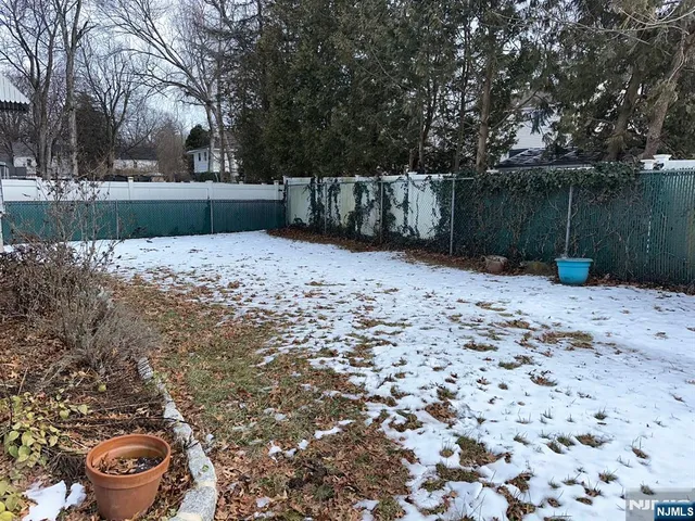 $550,000 | 250 Stuyvesant Road, Teaneck, NJ 07666