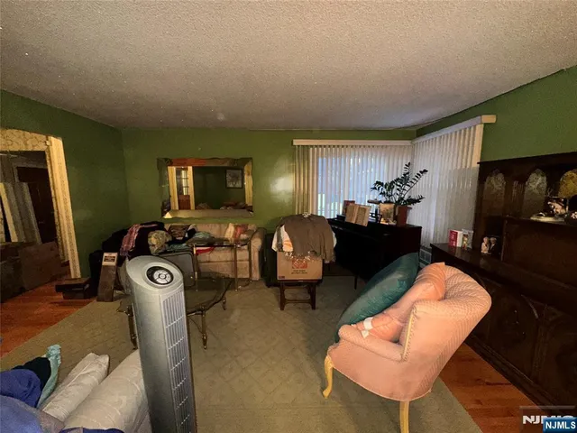 $550,000 | 250 Stuyvesant Road, Teaneck, NJ 07666