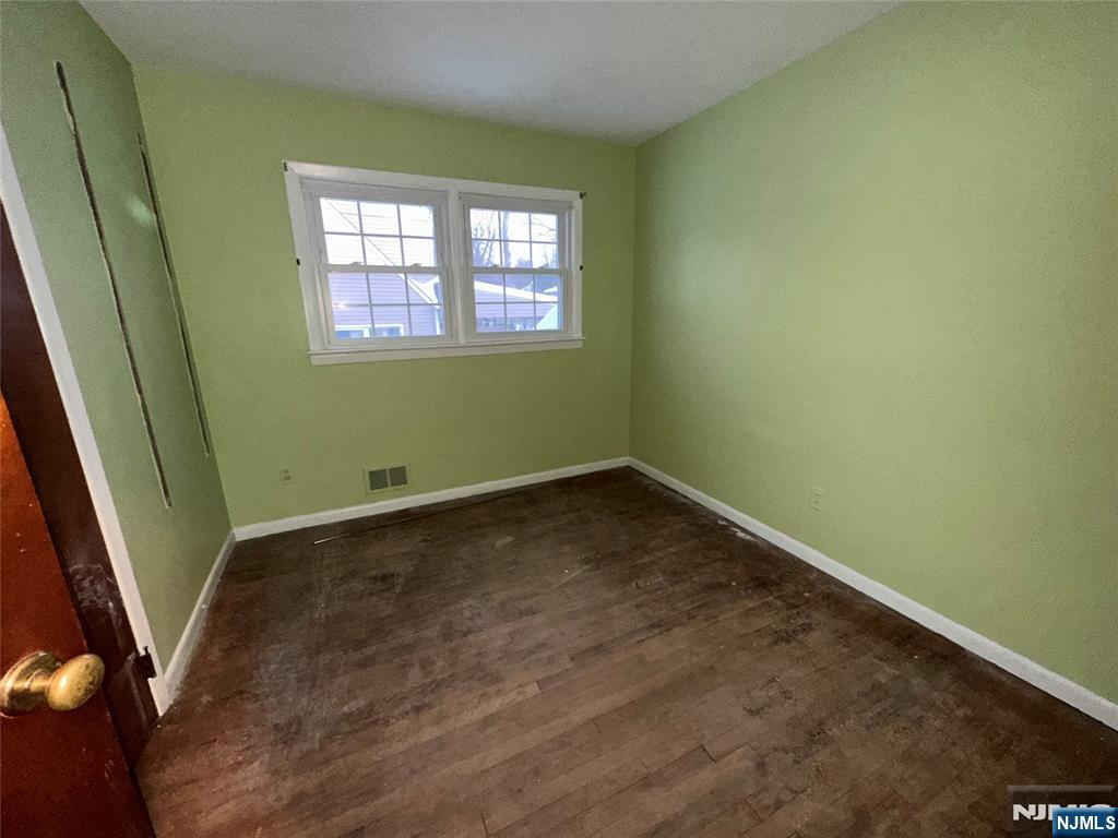 250 Stuyvesant Road Teaneck, NJ 07666 - Photo 6 of 13