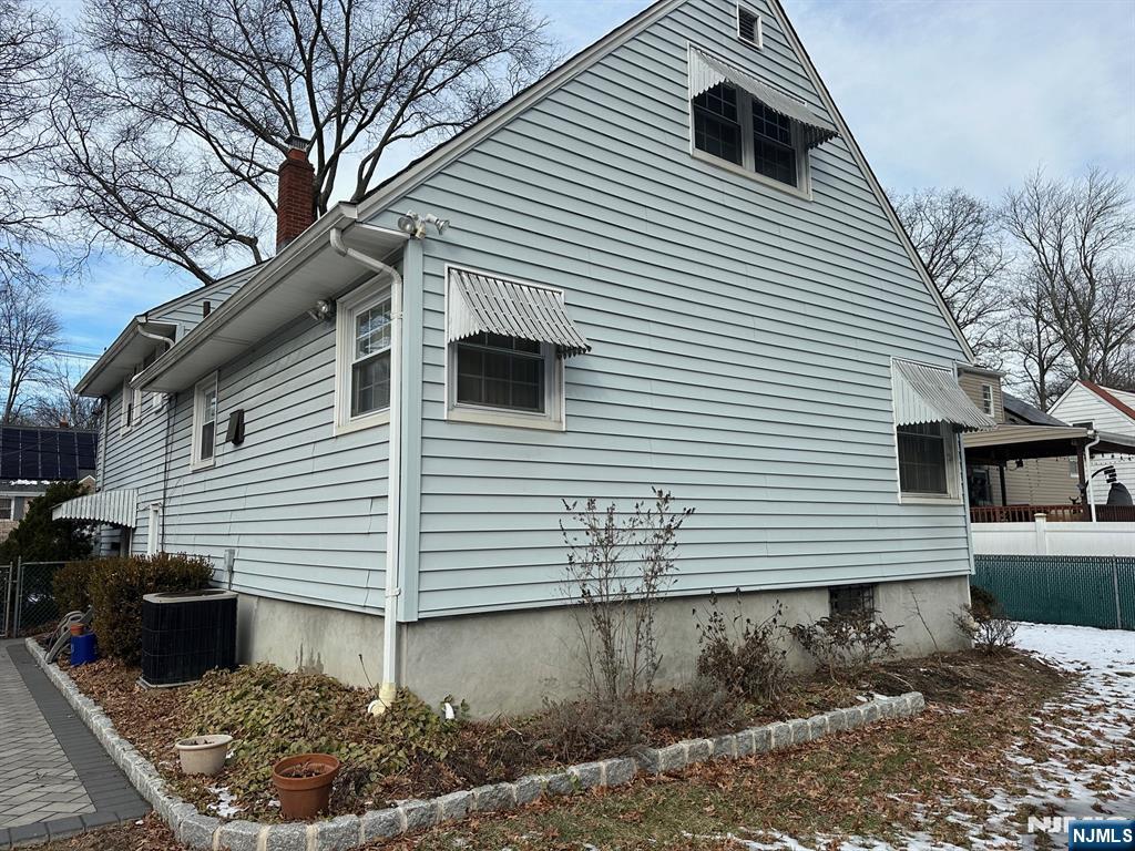 250 Stuyvesant Road Teaneck, NJ 07666 - Photo 9 of 13