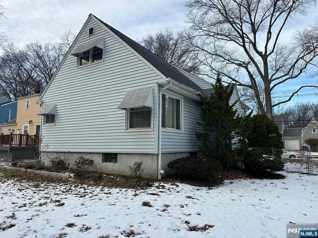 $550,000 | 250 Stuyvesant Road, Teaneck, NJ 07666