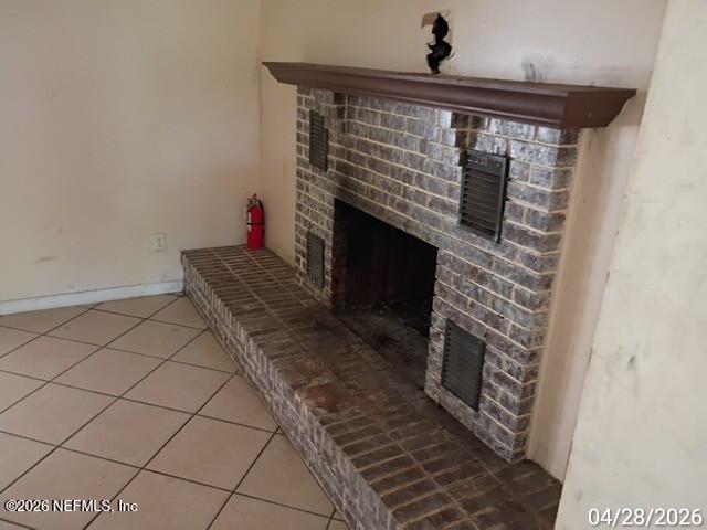 1623 W Road Jacksonville, FL 32216 - Photo 3 of 10 Living room
