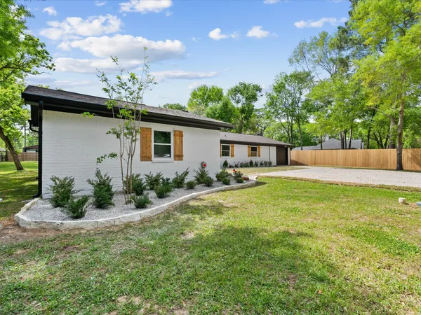 $400,000 | 26527 Bayou Tesch Drive, Magnolia, TX 77354