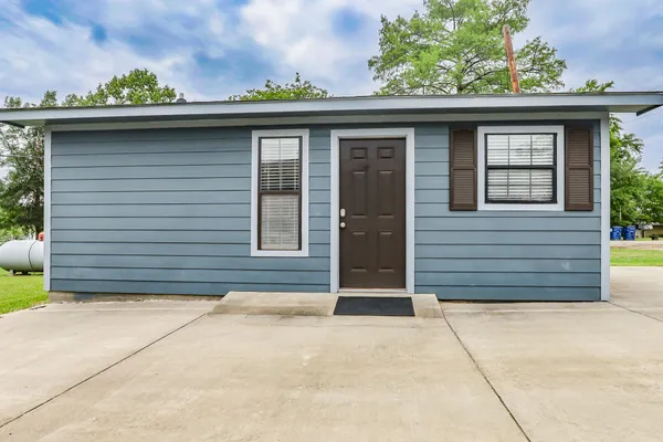 $629,000 | 628 County Road 452, Bronson, TX 75930