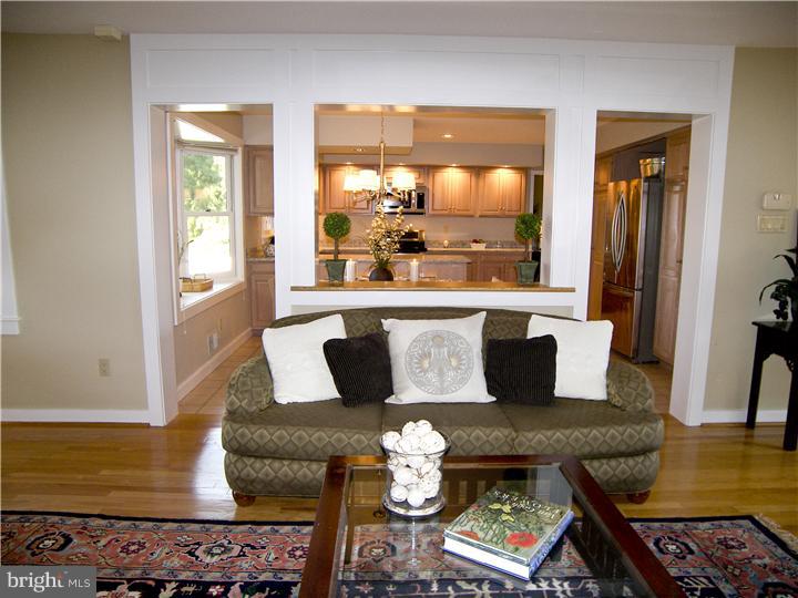 723 Thomas Jefferson Road Wayne, PA 19087 - Photo 4 of 23